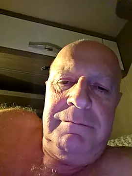 Snapshot of rudy-kralik chatting on February 18, 2026, 10:39 pm rudy-kralik online show from February 18, 2026, 10:39 pm