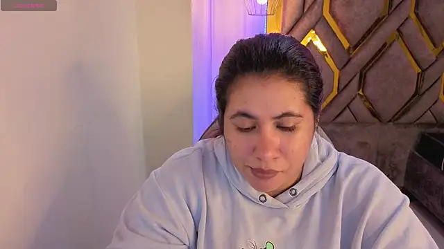 Addyy 02 online show from November 21, 2025, 1:59 am