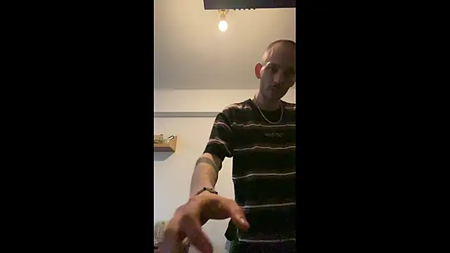 Snapshot of MolleDolle chatting on April 18, 2026, 3:38 pm MolleDolle online show from April 18, 2026, 3:38 pm