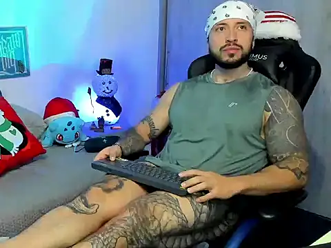 Dave-Max01 online show from December 2, 2025, 2:28 am