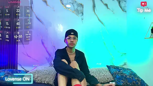 JacobBlackwell  online show from February 26, 2026, 3:49 am