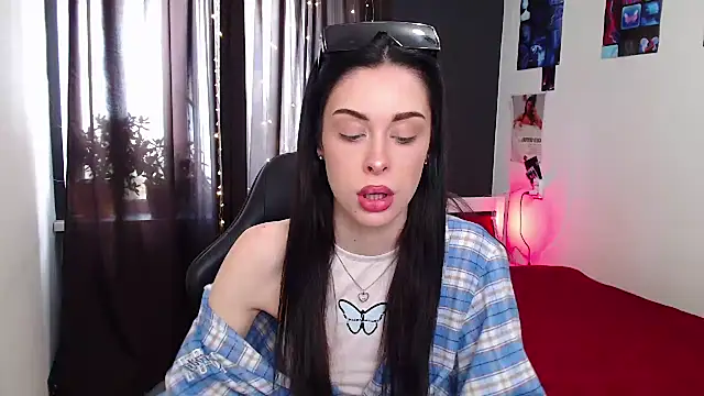 ariel is on vacation online show from October 21, 2025, 8:04 am