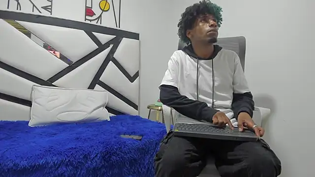 Snapshot of REDBRYAN_EBANO chatting on October 20, 2025, 7:14 pm REDBRYAN EBANO online show from October 20, 2025, 7:14 pm