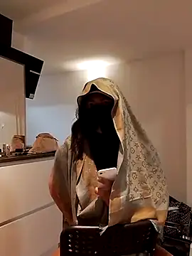 Snapshot of loubnarabb chatting on November 1, 2025, 8:00 pm loubnarabb online show from November 1, 2025, 8:00 pm