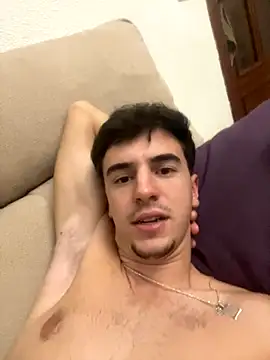 Snapshot of suarezz_ chatting on October 17, 2025, 9:28 pm suarezz  online show from October 17, 2025, 9:28 pm