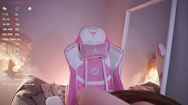 LureOfEva online show from April 14, 2026, 8:48 pm