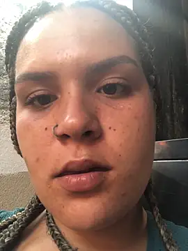 Snapshot of AliceXmoore chatting on October 7, 2025, 7:44 pm AliceXmoore online show from October 7, 2025, 7:44 pm