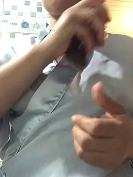 Snapshot of AliceXmoore chatting on October 18, 2025, 3:13 pm AliceXmoore online show from October 18, 2025, 3:13 pm