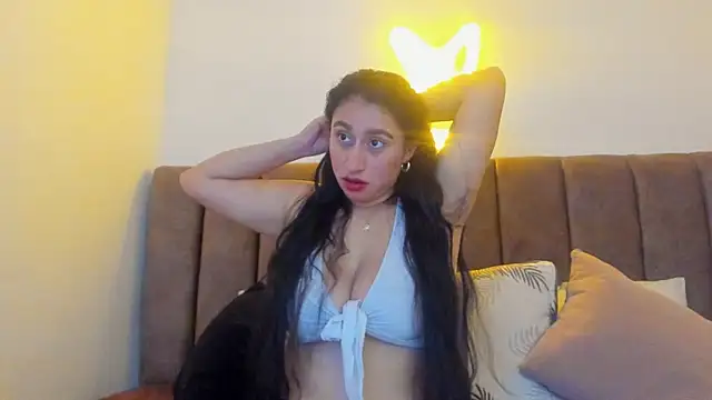 Snapshot of Amara18__ chatting on November 5, 2025, 1:49 am Amara18 online show from November 5, 2025, 1:49 am