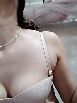 ladzy sexy online show from October 31, 2025, 3:40 am