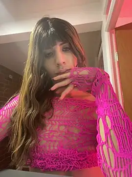 Snapshot of SiaraRealist chatting on November 7, 2025, 6:30 pm SiaraRealist online show from November 7, 2025, 6:30 pm