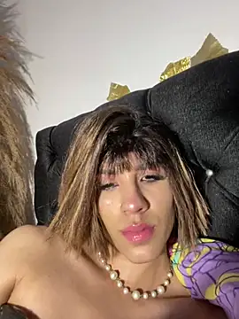 Snapshot of SiaraRealist chatting on March 9, 2026, 5:33 am SiaraRealist online show from March 9, 2026, 5:33 am