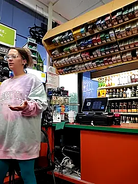 Snapshot of Cassaroll333 chatting on October 27, 2025, 3:05 pm Cassaroll333 online show from October 27, 2025, 3:05 pm