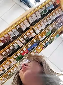 Snapshot of Cassaroll333 chatting on November 17, 2025, 4:13 pm Cassaroll333 online show from November 17, 2025, 4:13 pm