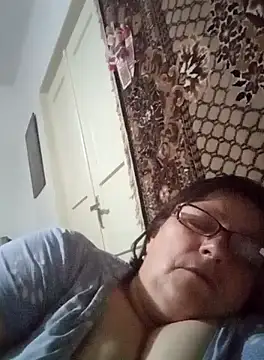 MilaCold5443 online show from April 15, 2026, 8:09 pm