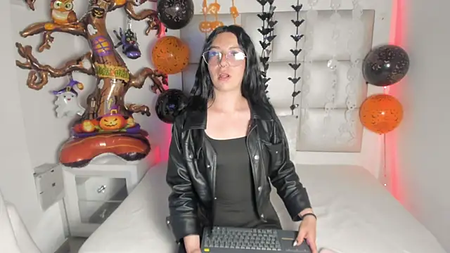 Snapshot of Scarlette_jade chatting on October 23, 2025, 6:13 am Scarlette jade online show from October 23, 2025, 6:13 am