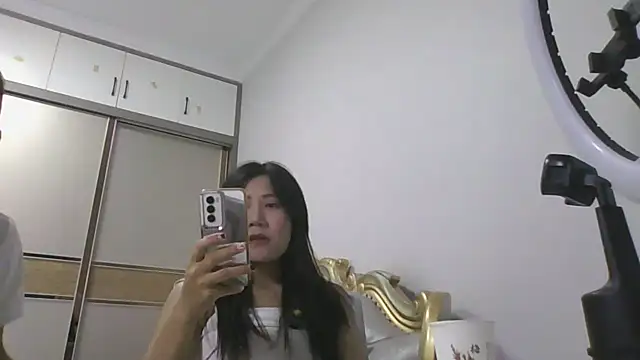 Snapshot of Fbbyyyyyy chatting on October 17, 2025, 2:52 pm Fbbyyyyyy online show from October 17, 2025, 2:52 pm