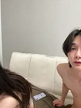 Snapshot of RAITO_ST chatting on April 15, 2026, 11:27 pm RAITO ST online show from April 15, 2026, 11:27 pm