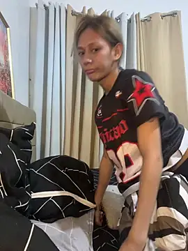 catiana moore online show from November 22, 2025, 2:05 pm