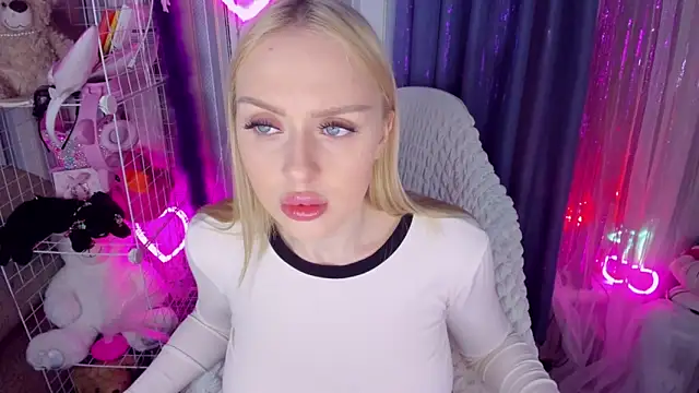 CeaneLino online show from March 22, 2026, 3:37 pm