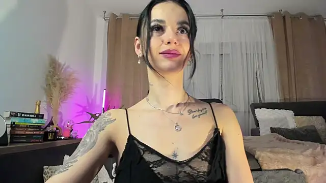 JacquelineHex online show from April 12, 2026, 2:05 am