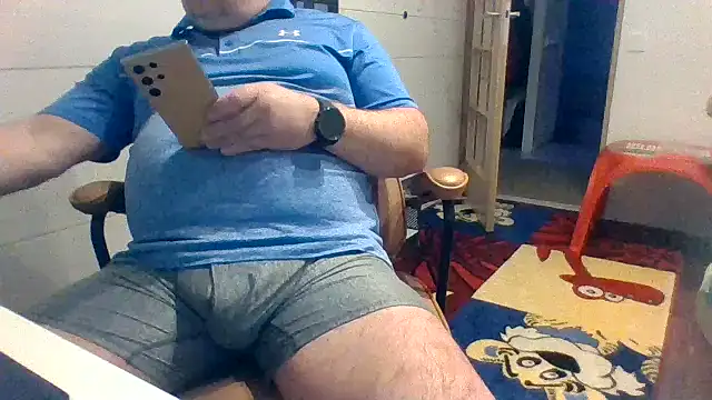 Snapshot of toyboyfin chatting on October 13, 2025, 5:02 pm toyboyfin online show from October 13, 2025, 5:02 pm