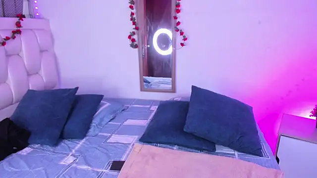 Snapshot of Laaura-Velez chatting on February 14, 2026, 3:20 pm Laaura-Velez online show from February 14, 2026, 3:20 pm