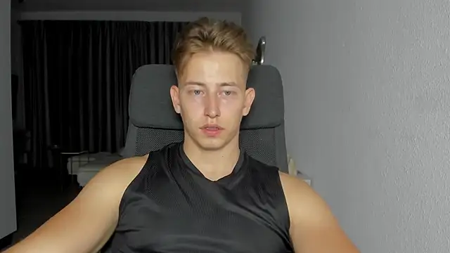 Snapshot of find0m_master chatting on October 13, 2025, 10:43 pm find0m master online show from October 13, 2025, 10:43 pm