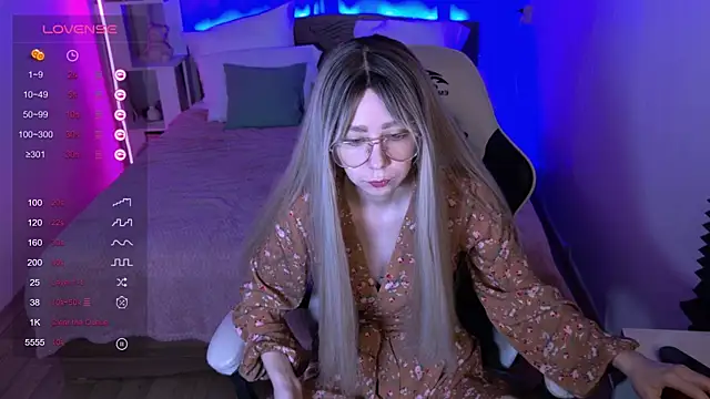 sofiisun online show from November 19, 2025, 2:11 am