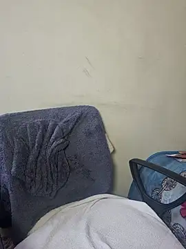 Miss  kendra  online show from November 28, 2025, 2:09 pm