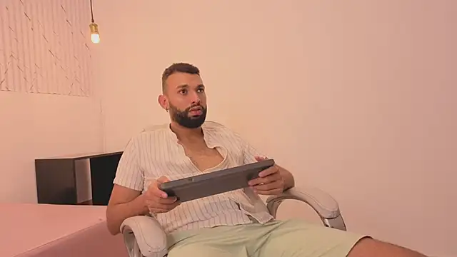 onlymen2025 online show from November 20, 2025, 7:35 pm