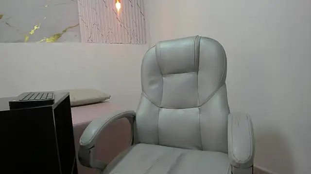 onlymen2025 online show from November 24, 2025, 8:08 pm