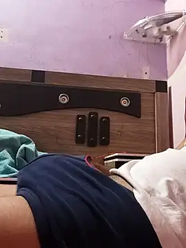 vickymtrb online show from October 8, 2025, 7:00 pm