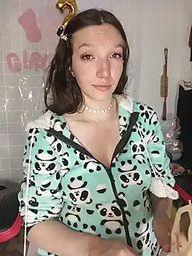 Lucy colee online show from March 31, 2026, 6:41 pm