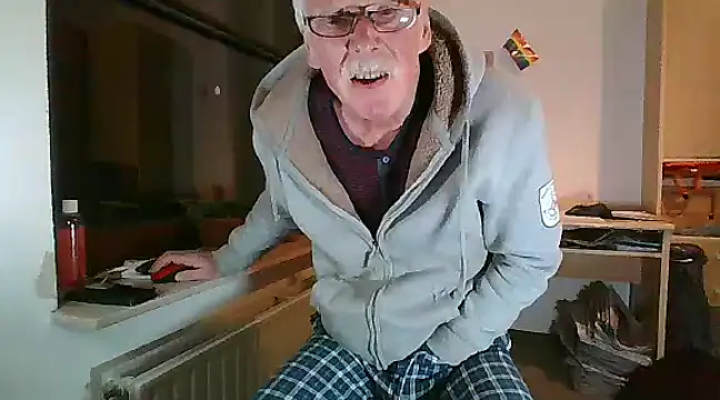 super-snoopy online show from December 15, 2024, 3:42 pm