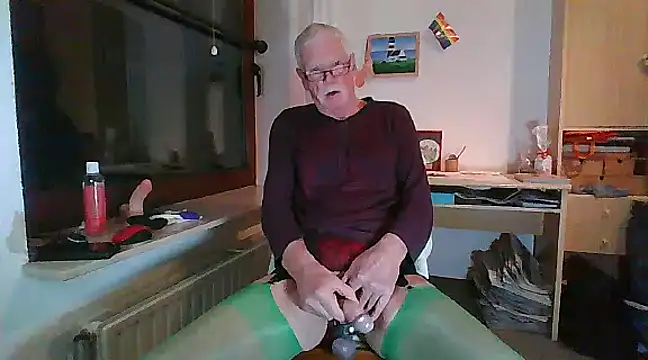 super-snoopy online show from December 23, 2024, 3:55 pm