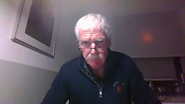 super-snoopy online show from December 4, 2025, 5:10 pm