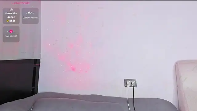 Nyxaraa online show from November 14, 2025, 8:29 pm