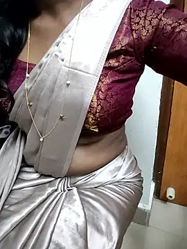 Tamilmallu-duskygirl03 online show from January 17, 2026, 6:22 pm