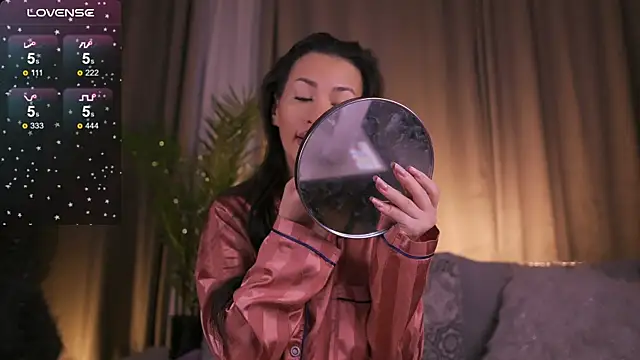 JessicaVerse online show from April 10, 2026, 2:17 am