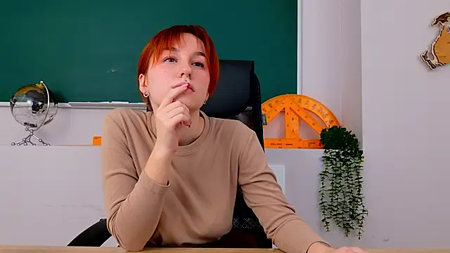 ClaireMathis online show from January 12, 2026, 2:55 pm