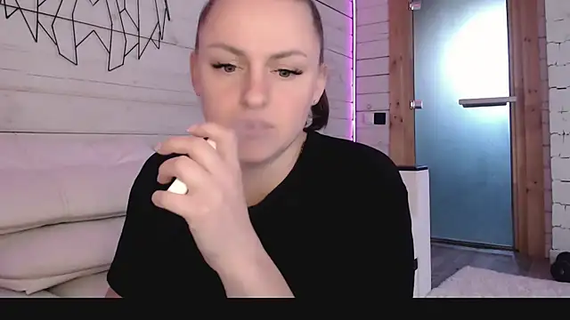 CandyBunie online show from January 14, 2026, 5:13 am