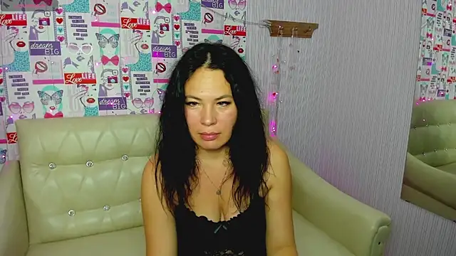 Victoria Panther online show from October 11, 2025, 1:27 am