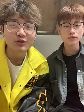 KK-cuteboy online show from November 26, 2025, 12:50 pm