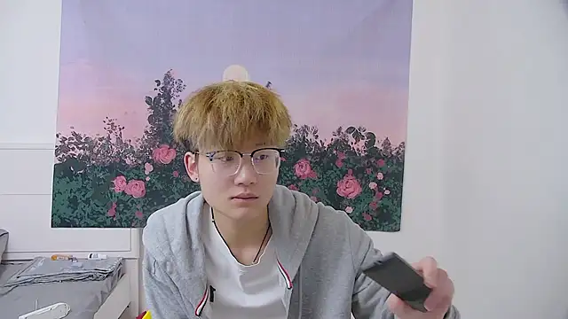 Snapshot of KK-cuteboy chatting on April 12, 2026, 5:34 am KK-cuteboy online show from April 12, 2026, 5:34 am