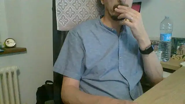 Snapshot of Kawayleo chatting on June 7, 2026, 9:18 pm Kawayleo online show from June 7, 2026, 9:18 pm
