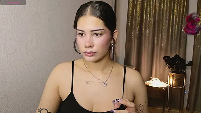 LoraShines online show from March 19, 2026, 6:34 pm