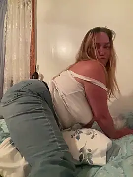 SugarMilkandHoney online show from October 9, 2025, 1:14 am