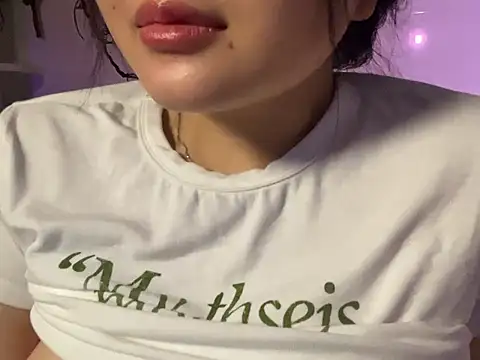 Snapshot of BeChinh_Lee chatting on May 29, 2026, 6:50 pm BeChinh Lee online show from May 29, 2026, 6:50 pm