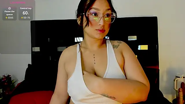 SussySunny  online show from October 20, 2025, 2:01 am